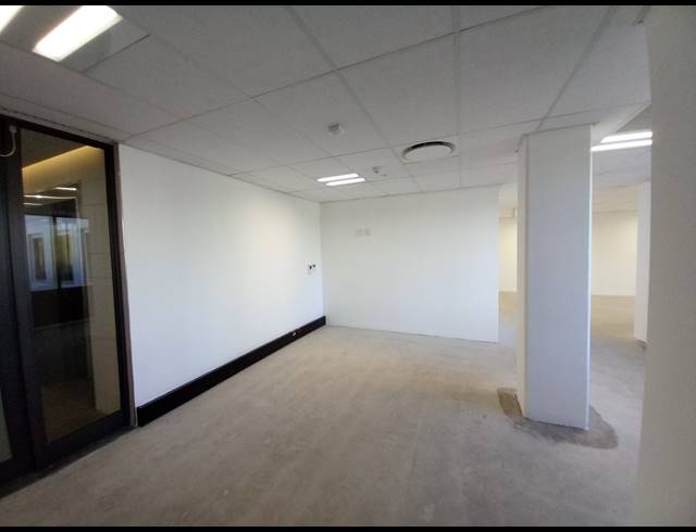 249M² OFFICE TO LET IN FOURWAYS
